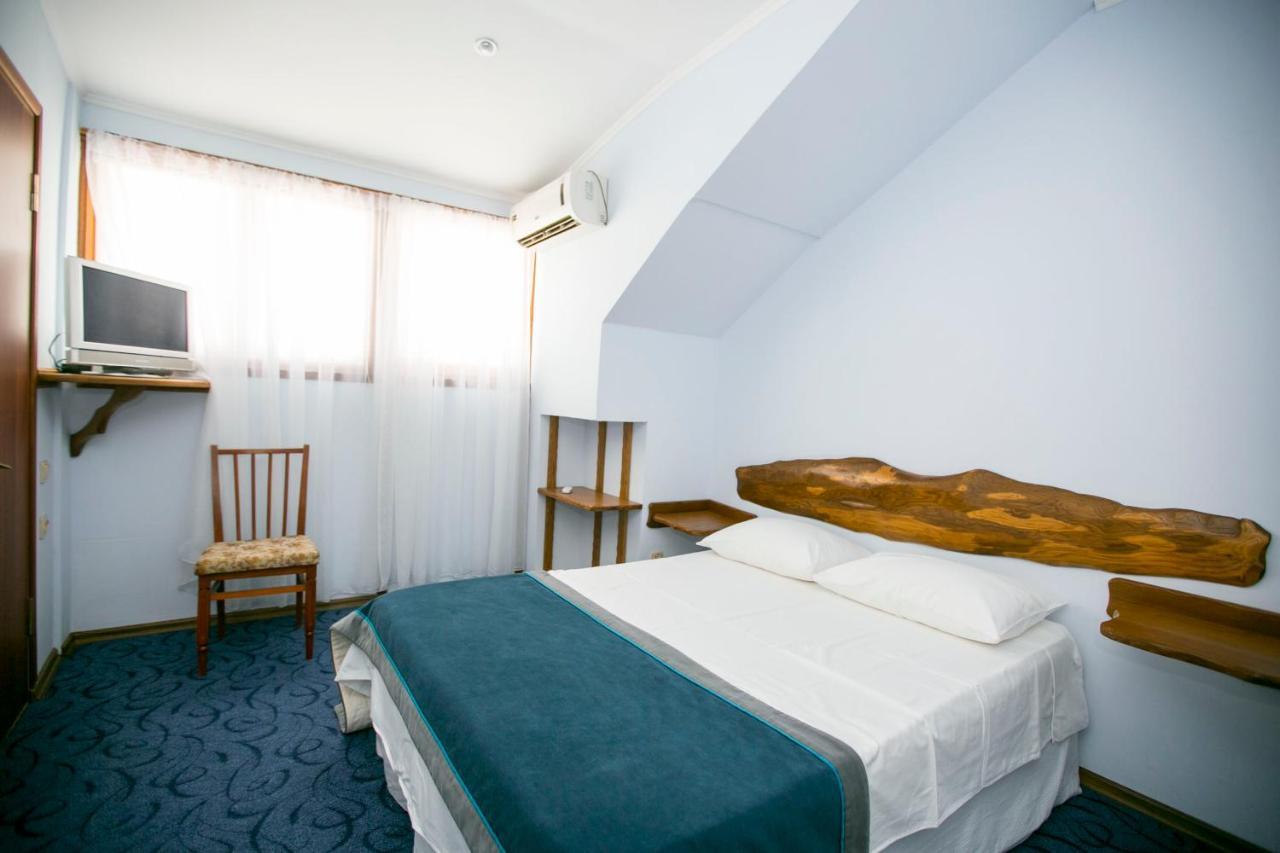 Guest House Lavr Гагра Экстерьер фото