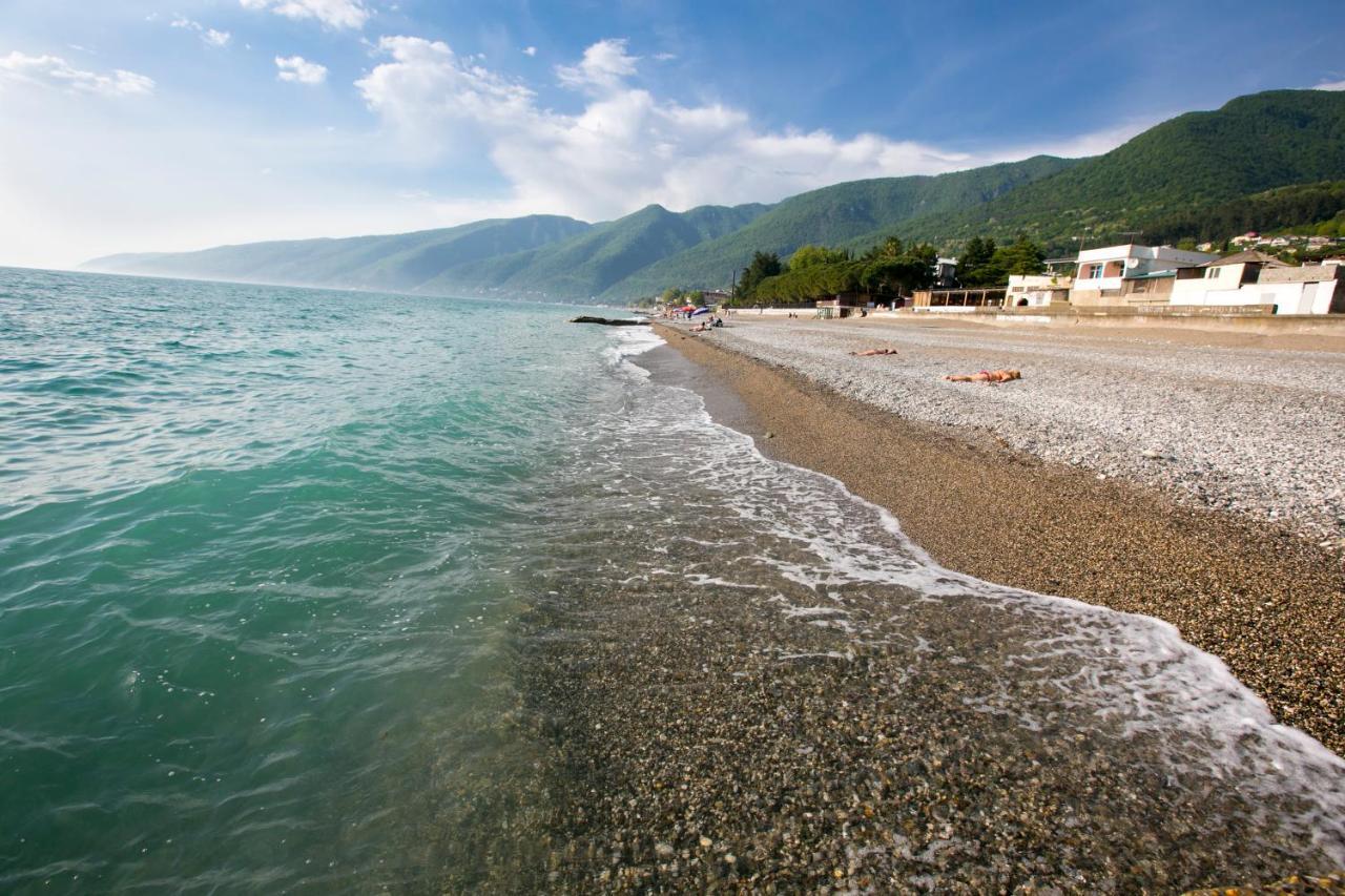 Guest House Lavr Гагра Экстерьер фото