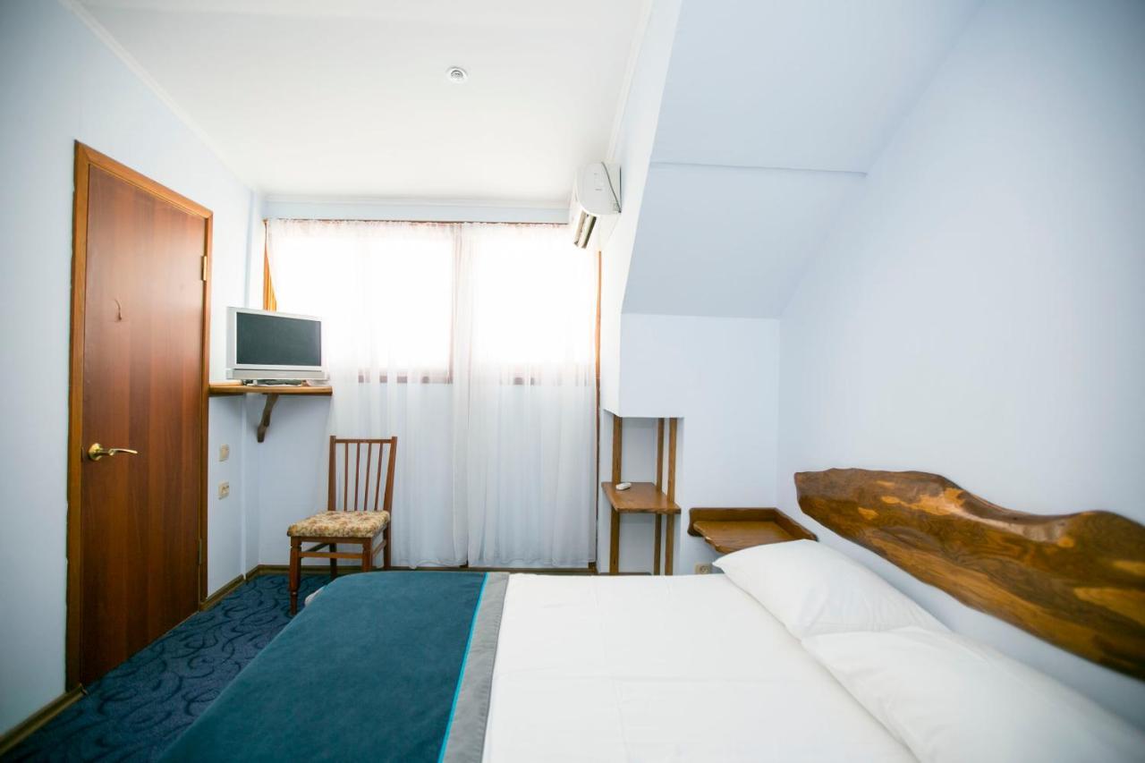 Guest House Lavr Гагра Экстерьер фото