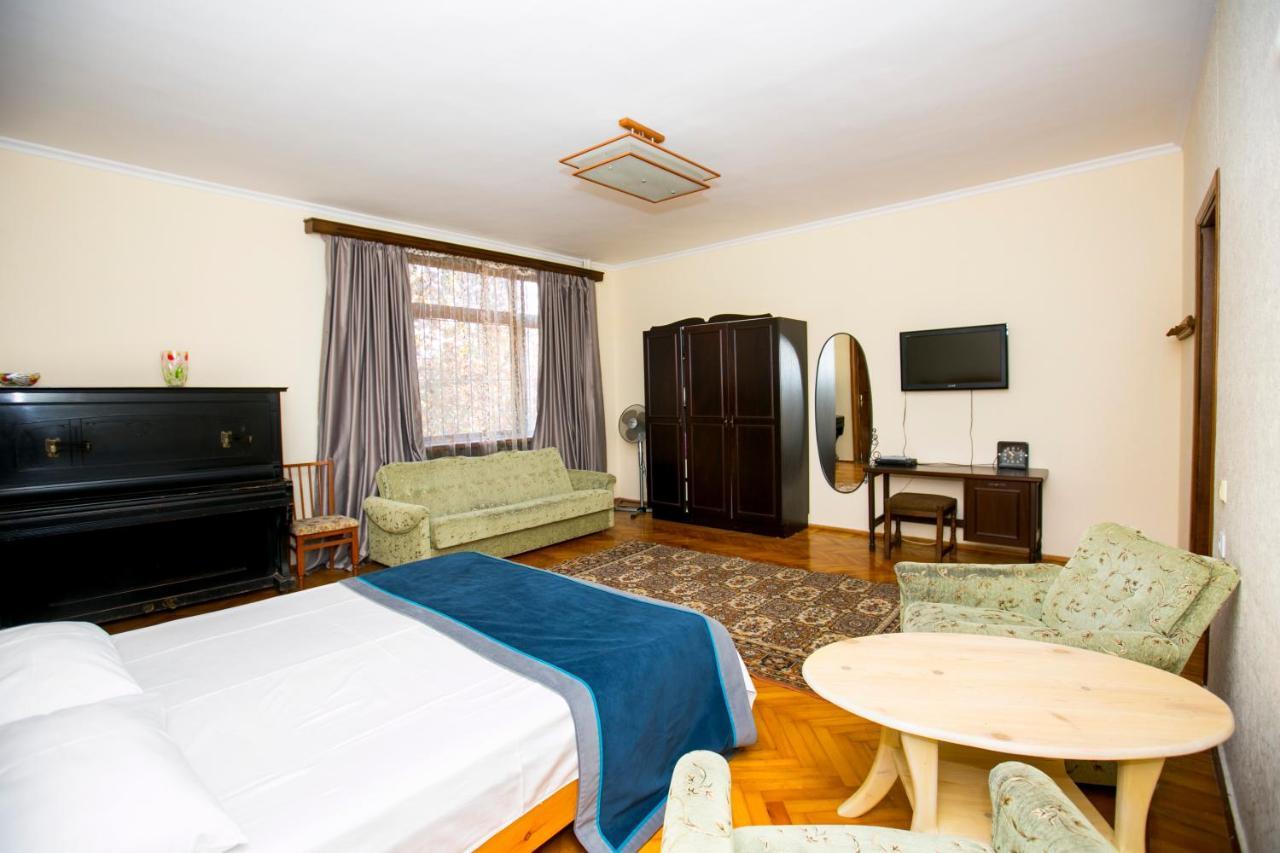 Guest House Lavr Гагра Экстерьер фото